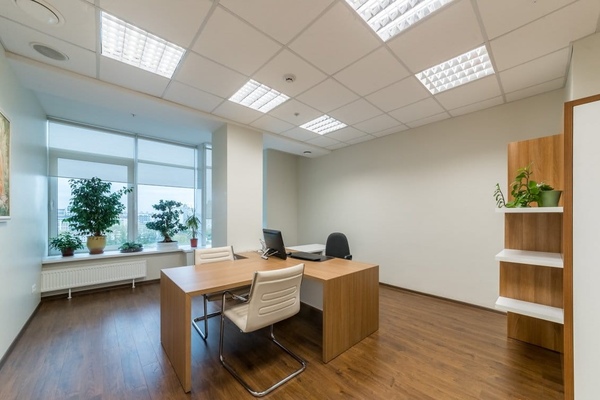 119034, г. Москва, Коробейников переулок, 1 (ЖК «Кристалл Хаус»)