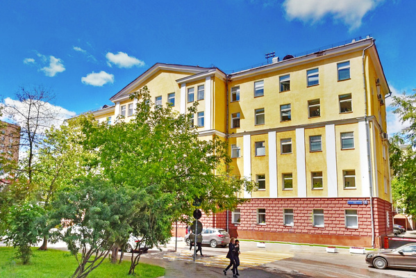 119435, г. Москва, Малая Пироговская улица, 18с1