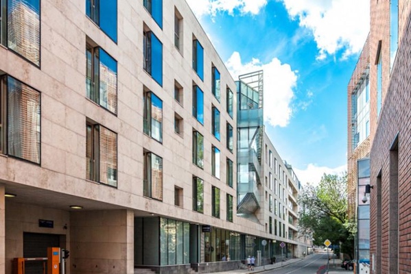 119034, г. Москва, Коробейников переулок, 1 (ЖК «Кристалл Хаус»)