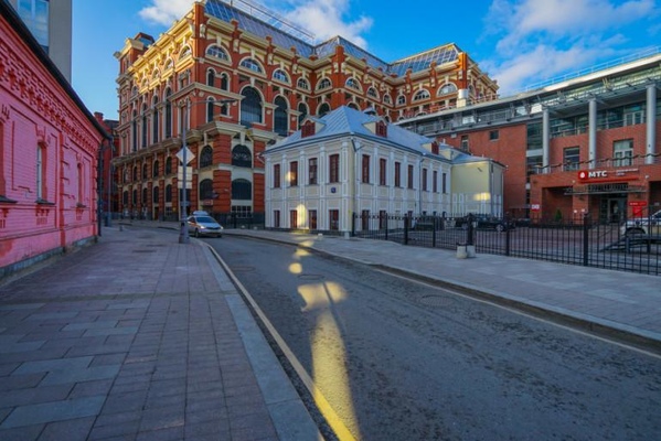 119180, г. Москва, 1-й Голутвинский переулок, 6